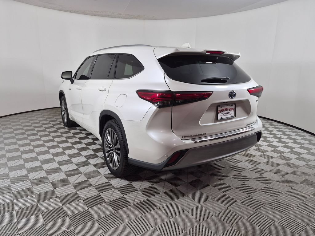 Used 2021 Toyota Highlander Platinum FWD image 5