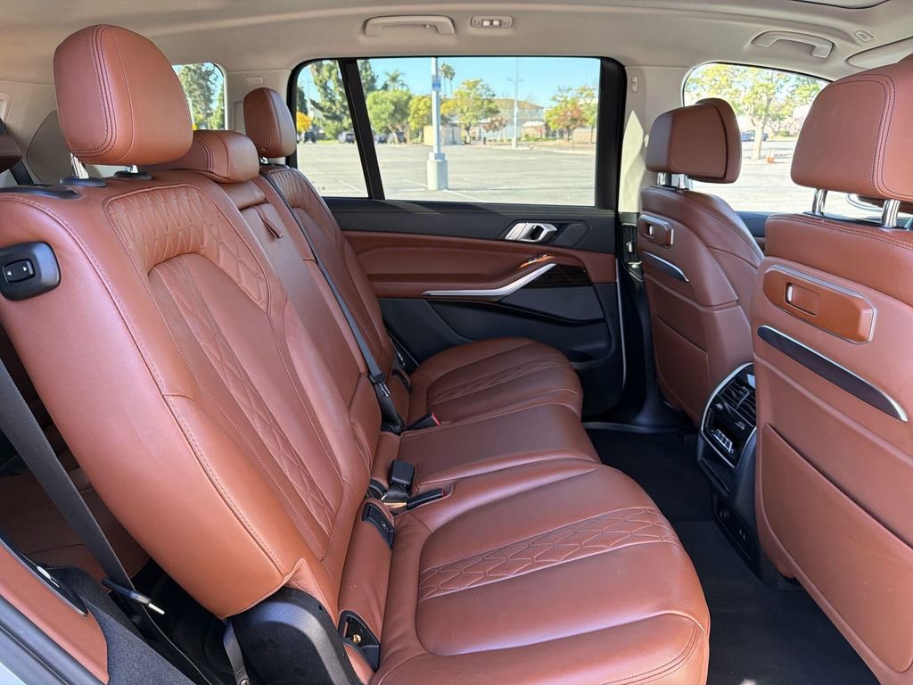 Used 2023 BMW X7 xDrive40i image 32