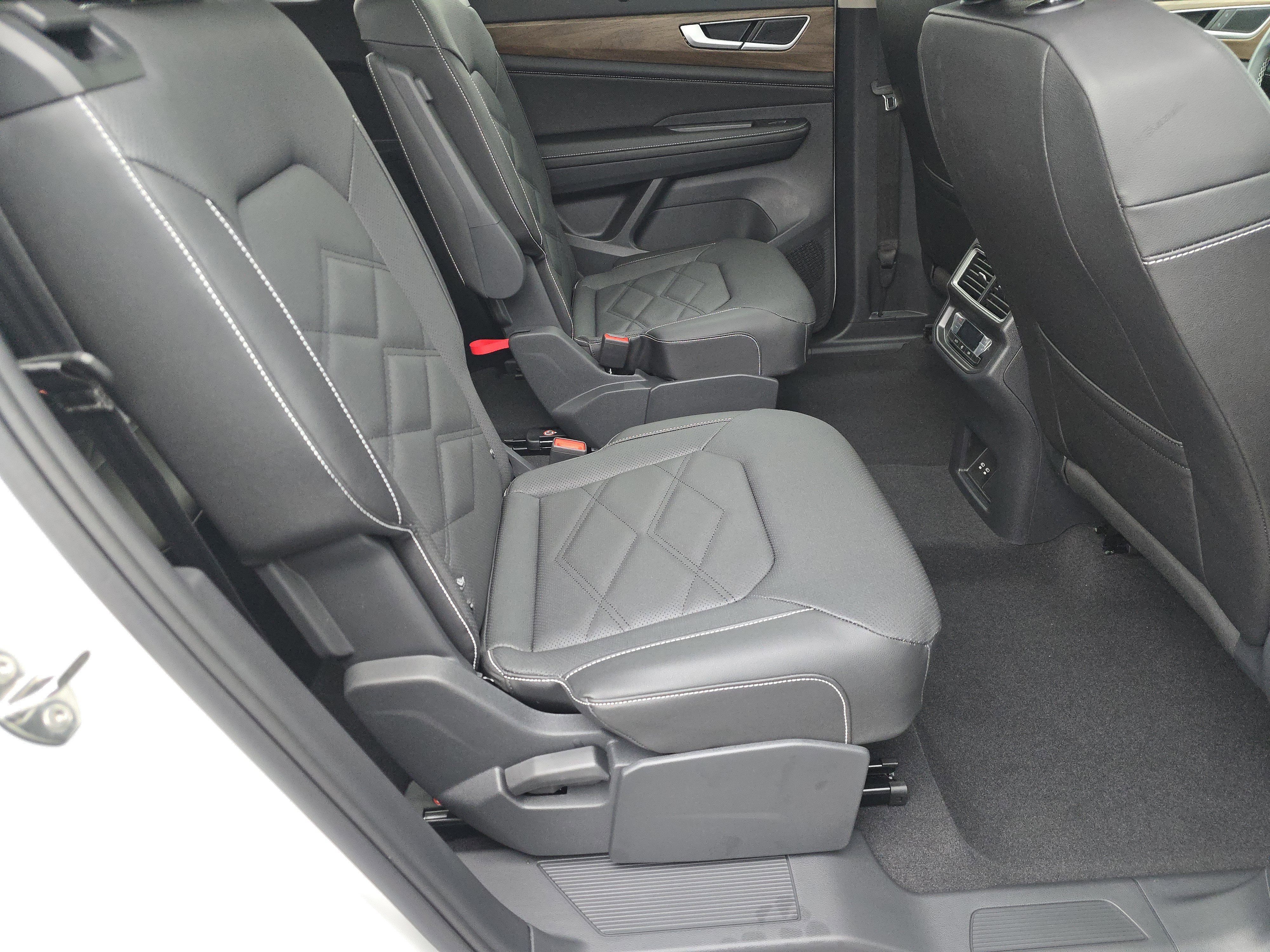 New 2026 Volkswagen Atlas SE image 15