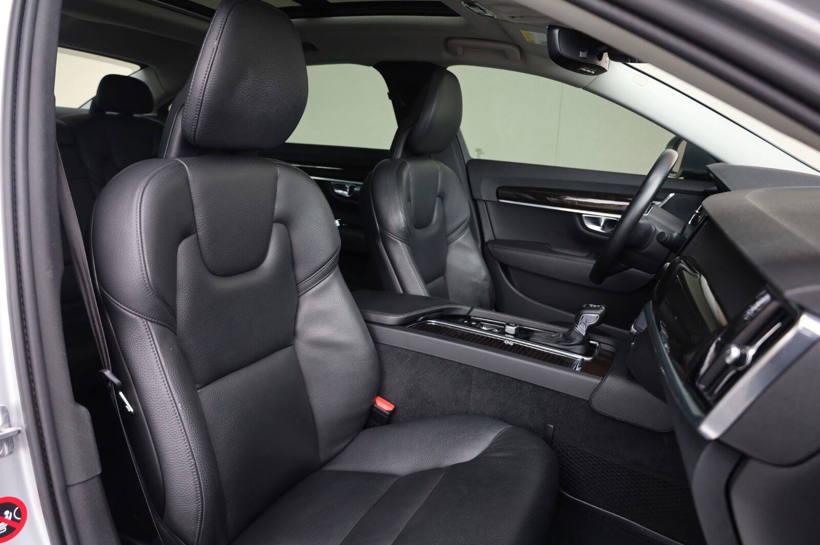 Used 2018 Volvo S90 T5 Momentum w/ Convenience Package FWD image 30