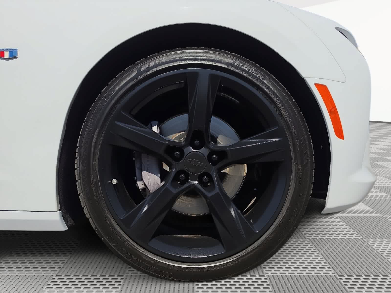 Used 2018 Chevrolet Camaro SS RWD image 12