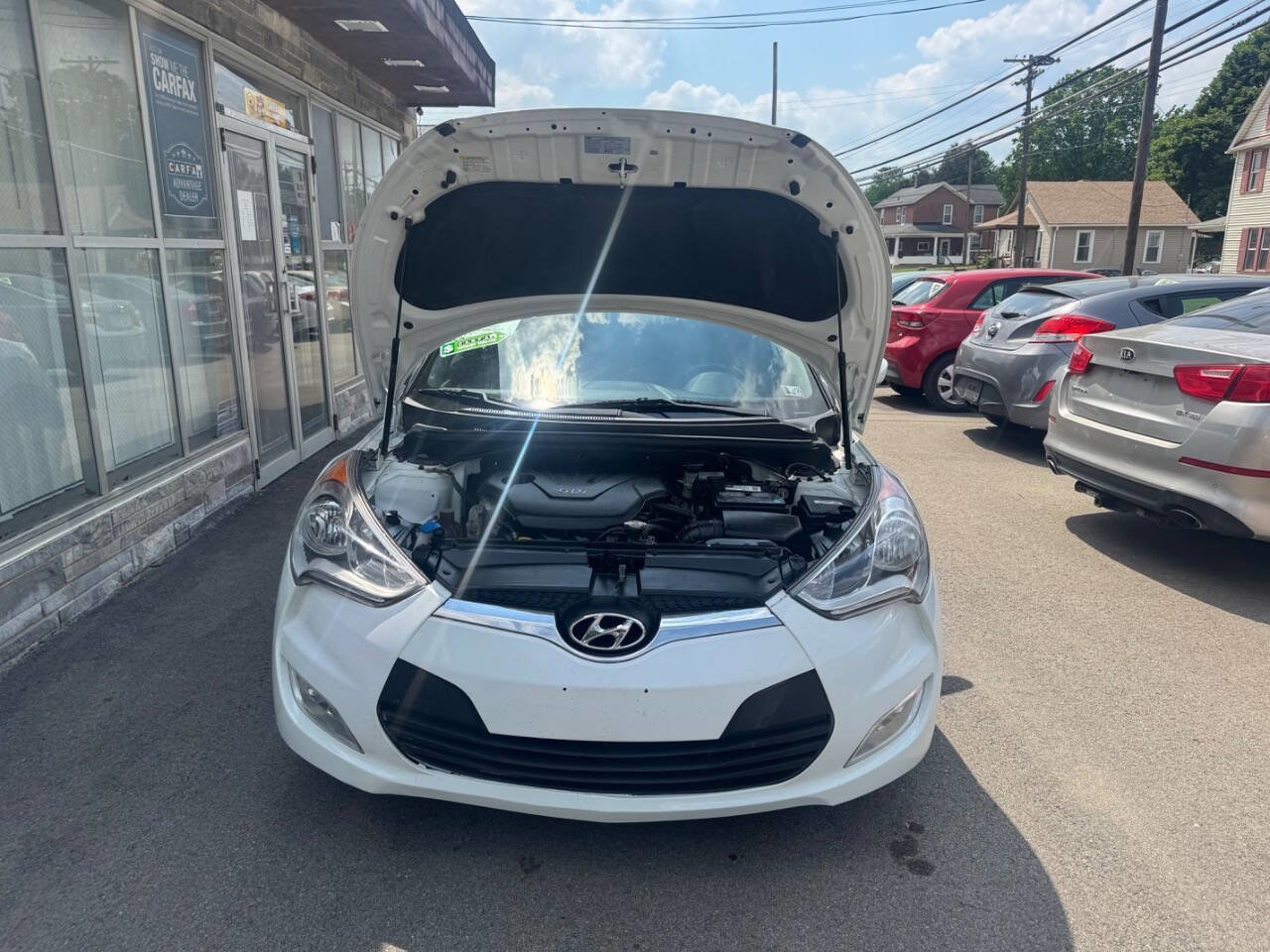 Used 2017 Hyundai Veloster FWD image 7