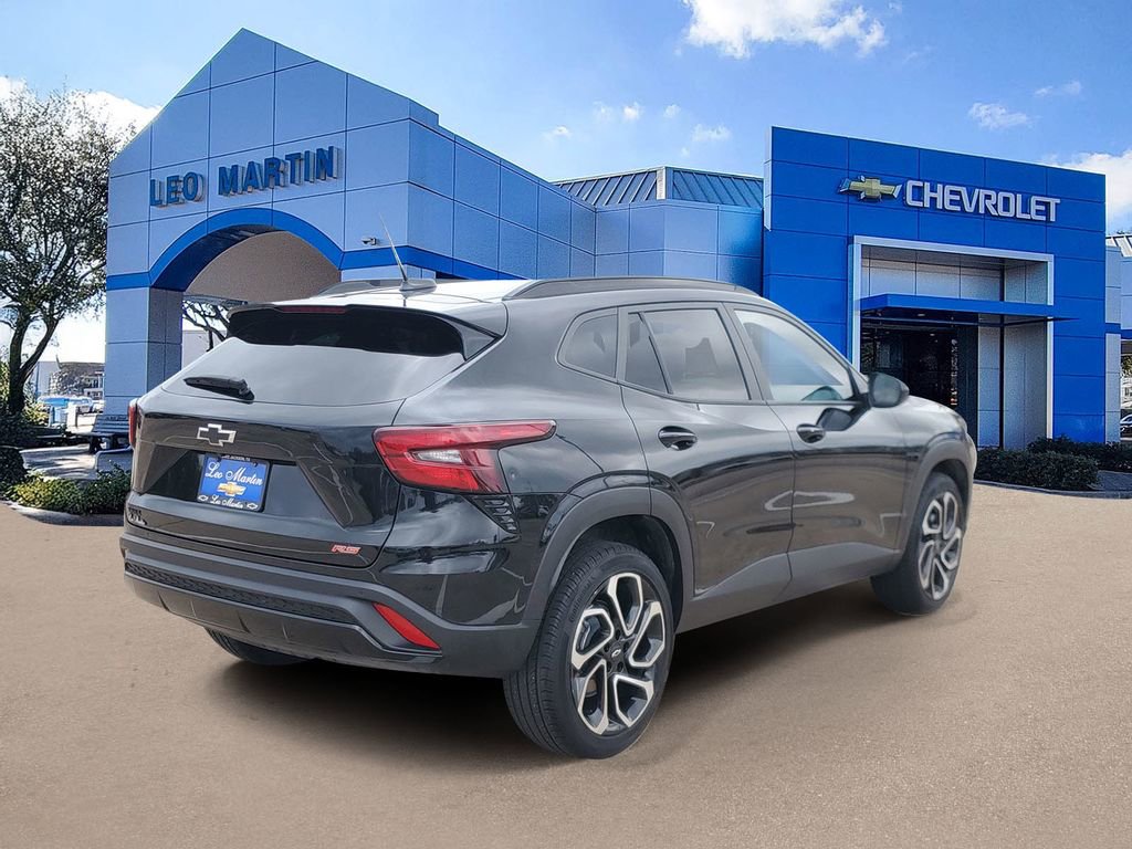 Used 2025 Chevrolet Trax RS w/ Sunroof Package image 3