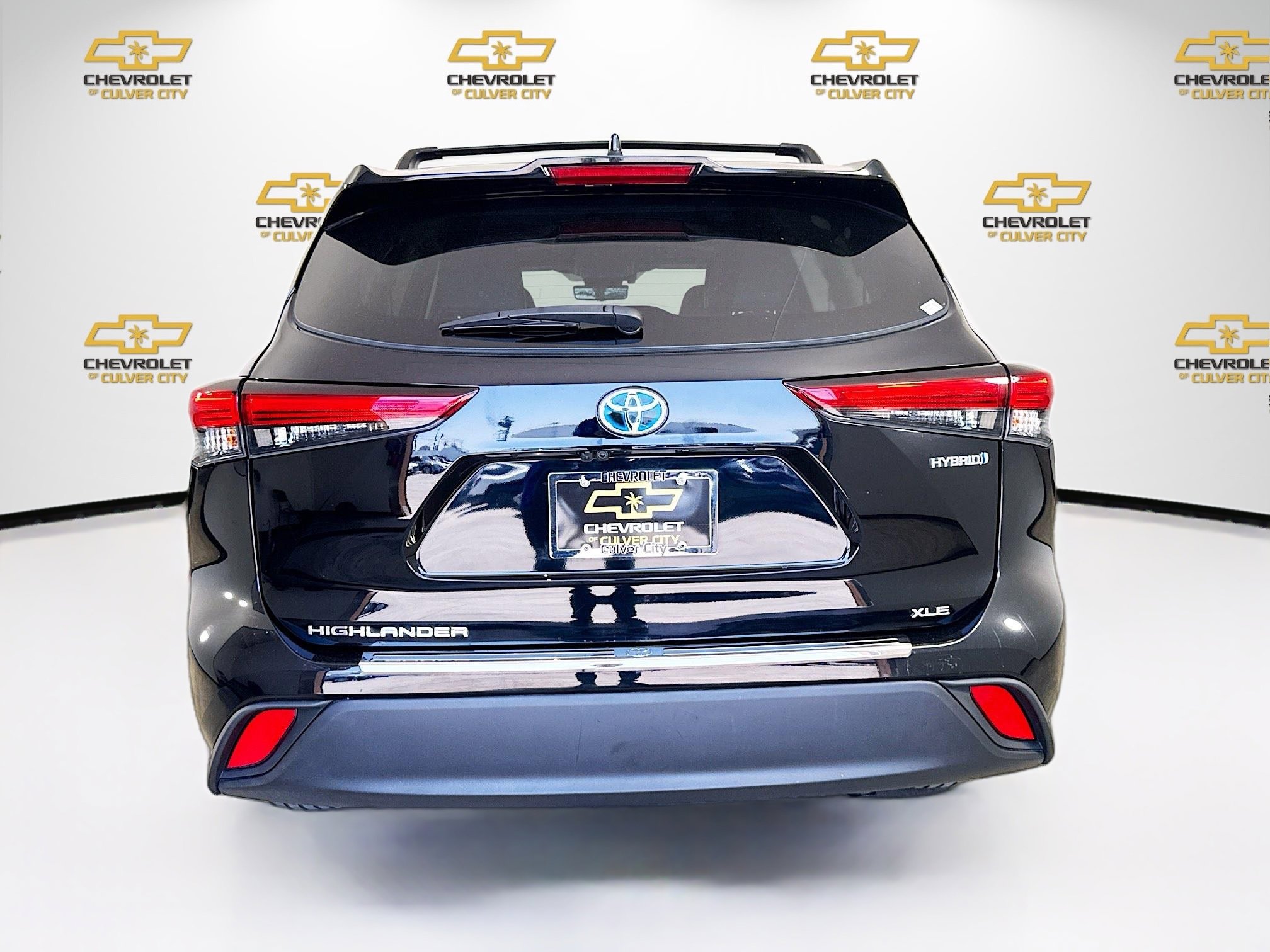 Used 2022 Toyota Highlander Bronze Edition FWD image 6