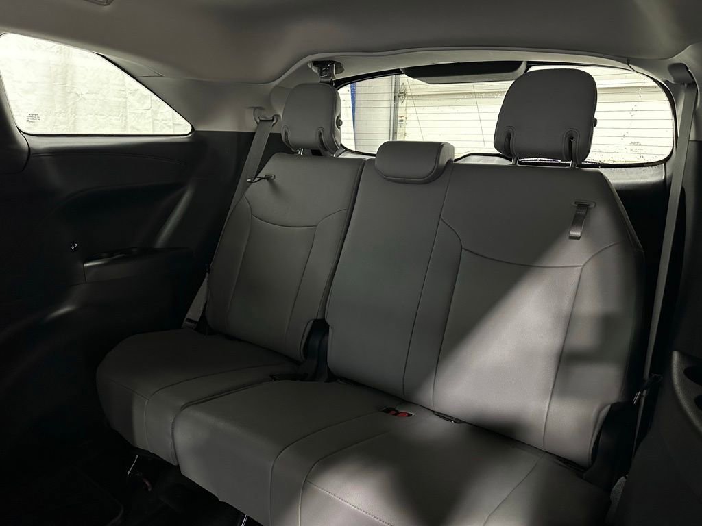 Used 2025 Toyota Sienna XLE AWD/4WD image 53