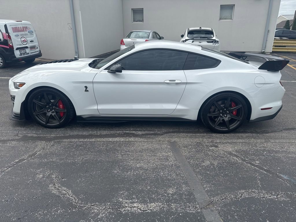 Used 2022 Ford Mustang Shelby GT500 w/ Carbon Fiber Track Pack RWD image 5