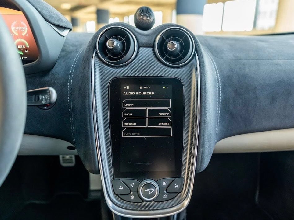 Used 2018 McLaren 570S Coupe RWD image 19