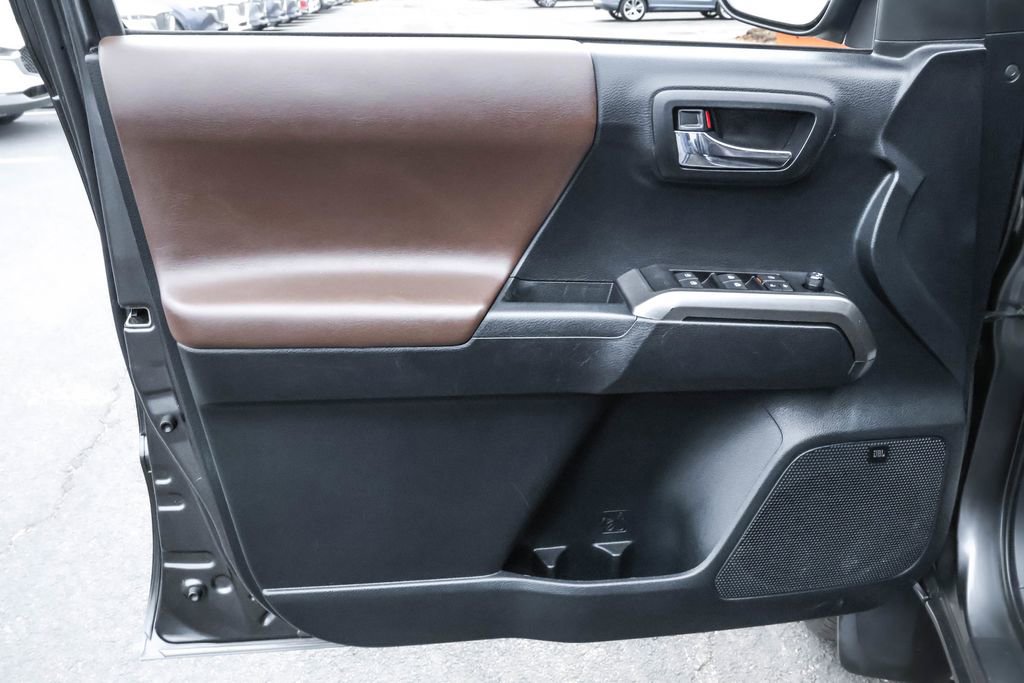 Used 2019 Toyota Tacoma Limited image 23
