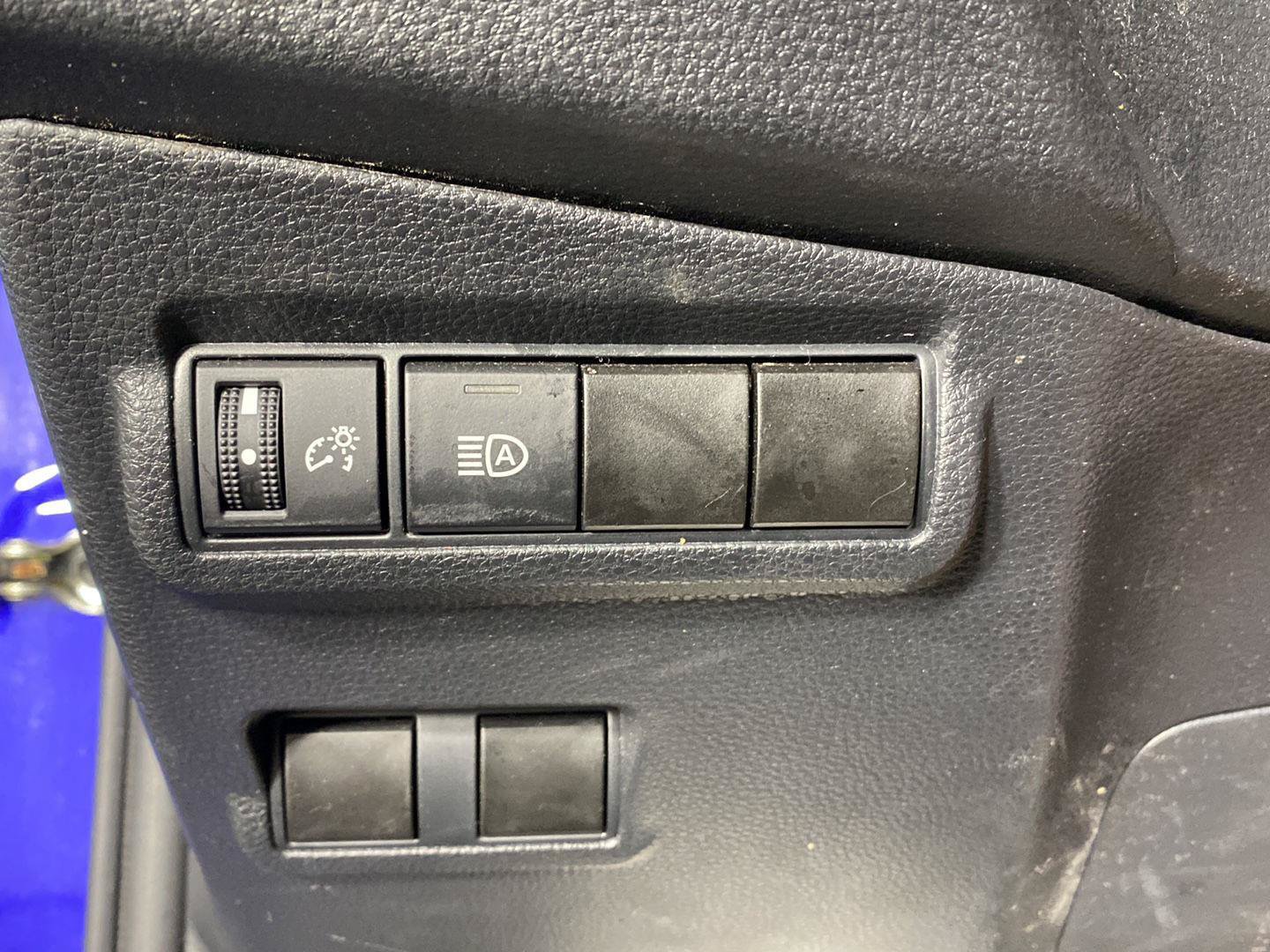 Used 2024 Toyota Corolla Cross LE AWD/4WD image 23