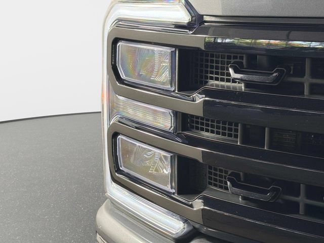 Used 2023 Ford F250 Lariat w/ Black Appearance Package AWD/4WD image 9