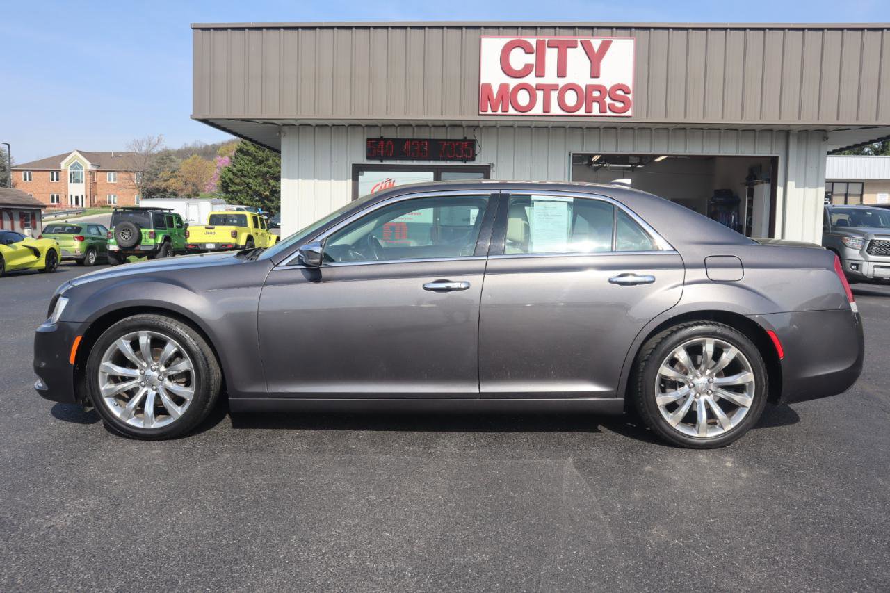 Used 2015 Chrysler 300 C w/ Light Group image 10