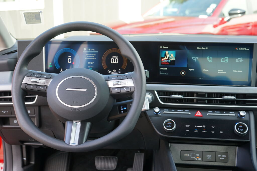 Certified 2026 Hyundai Sonata Blue FWD image 17