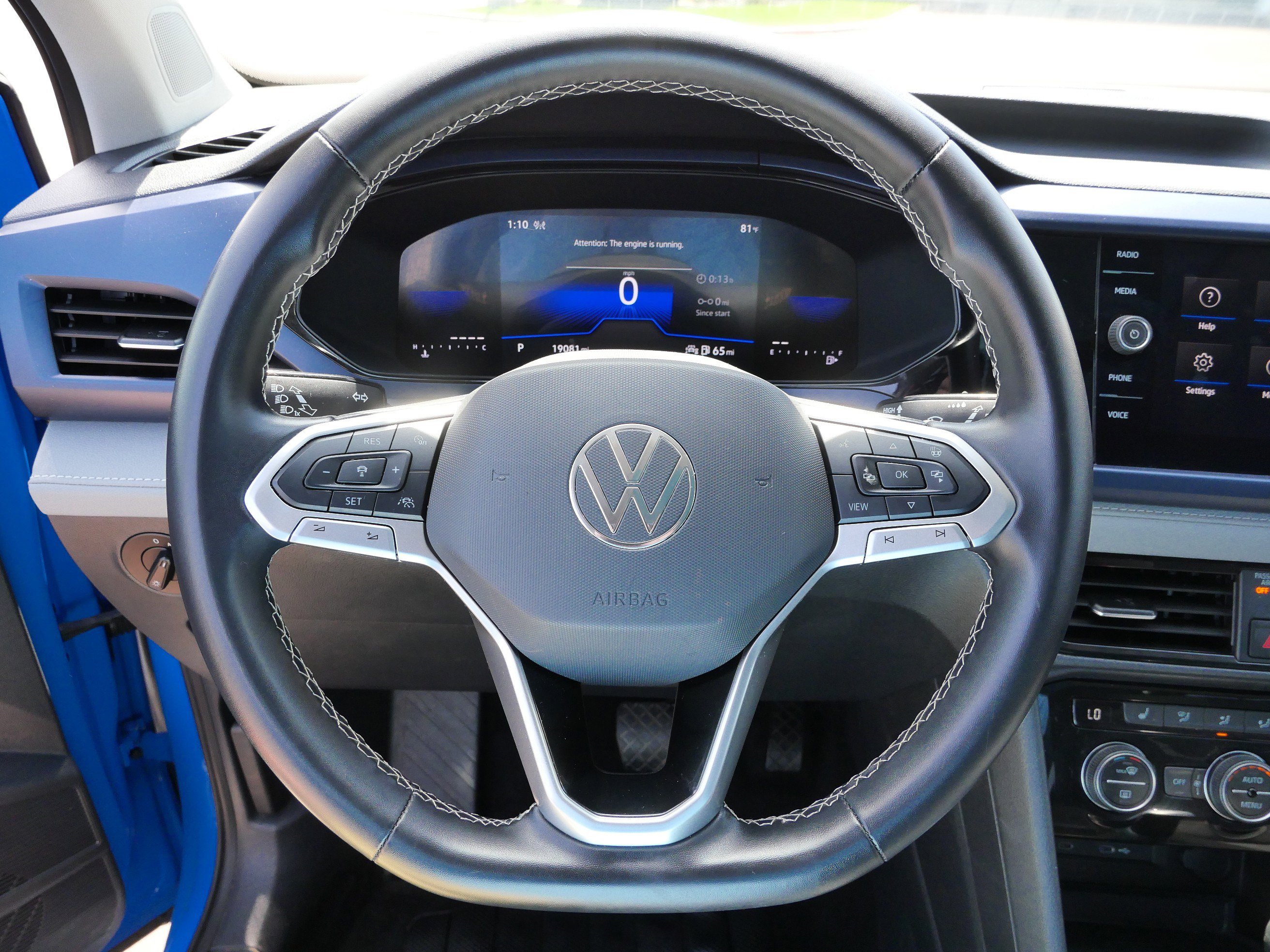 Certified 2024 Volkswagen Taos SE w/ Panoramic Sunroof Package AWD/4WD image 26