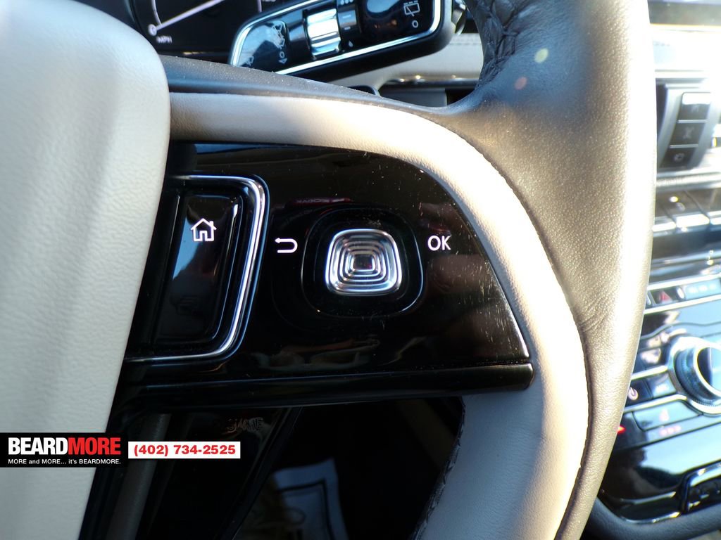 Used 2021 Lincoln Corsair Standard w/ Rear Removable Package Tray image 26