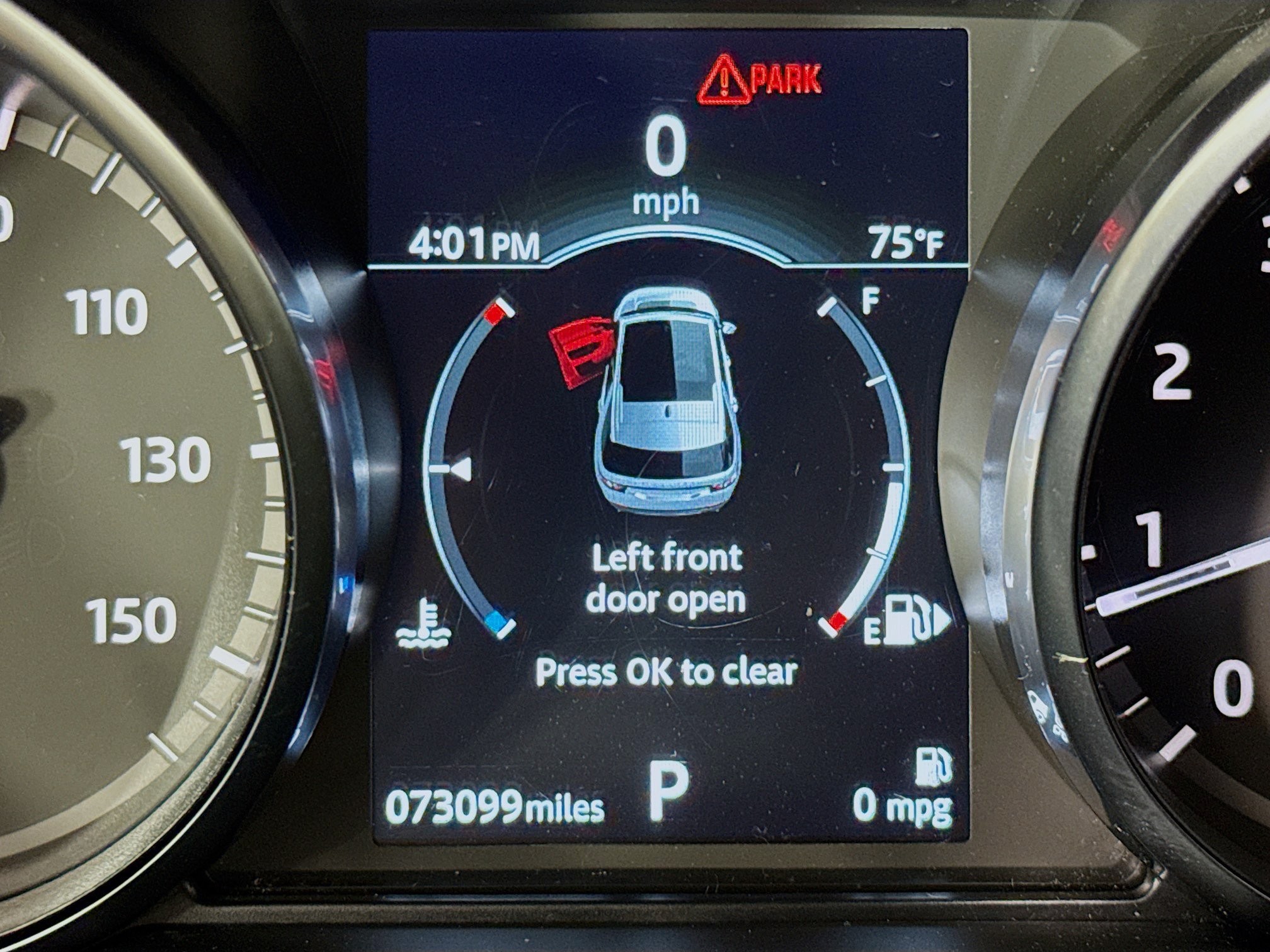 Used 2019 Land Rover Discovery Sport HSE AWD/4WD image 15