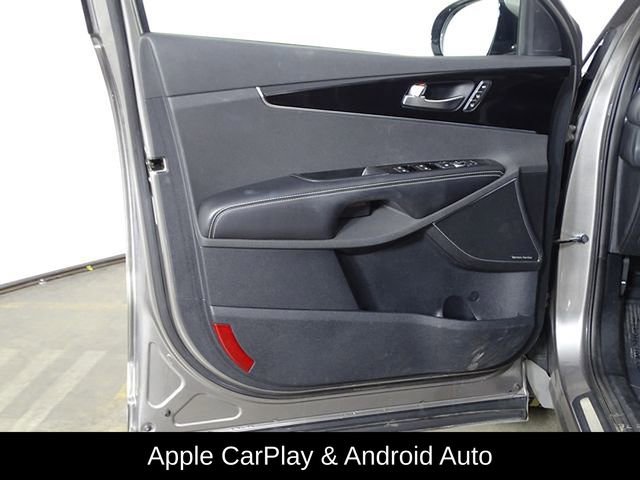 Used 2019 Kia Sorento SX image 16