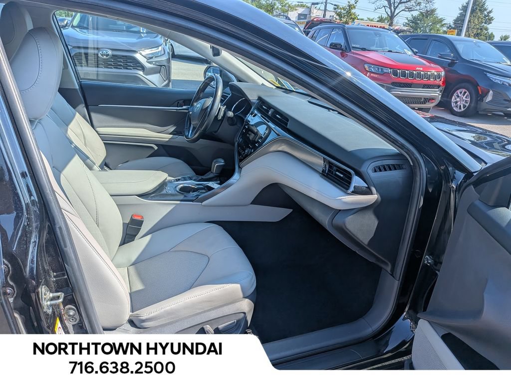 Used 2019 Toyota Camry XSE FWD image 35