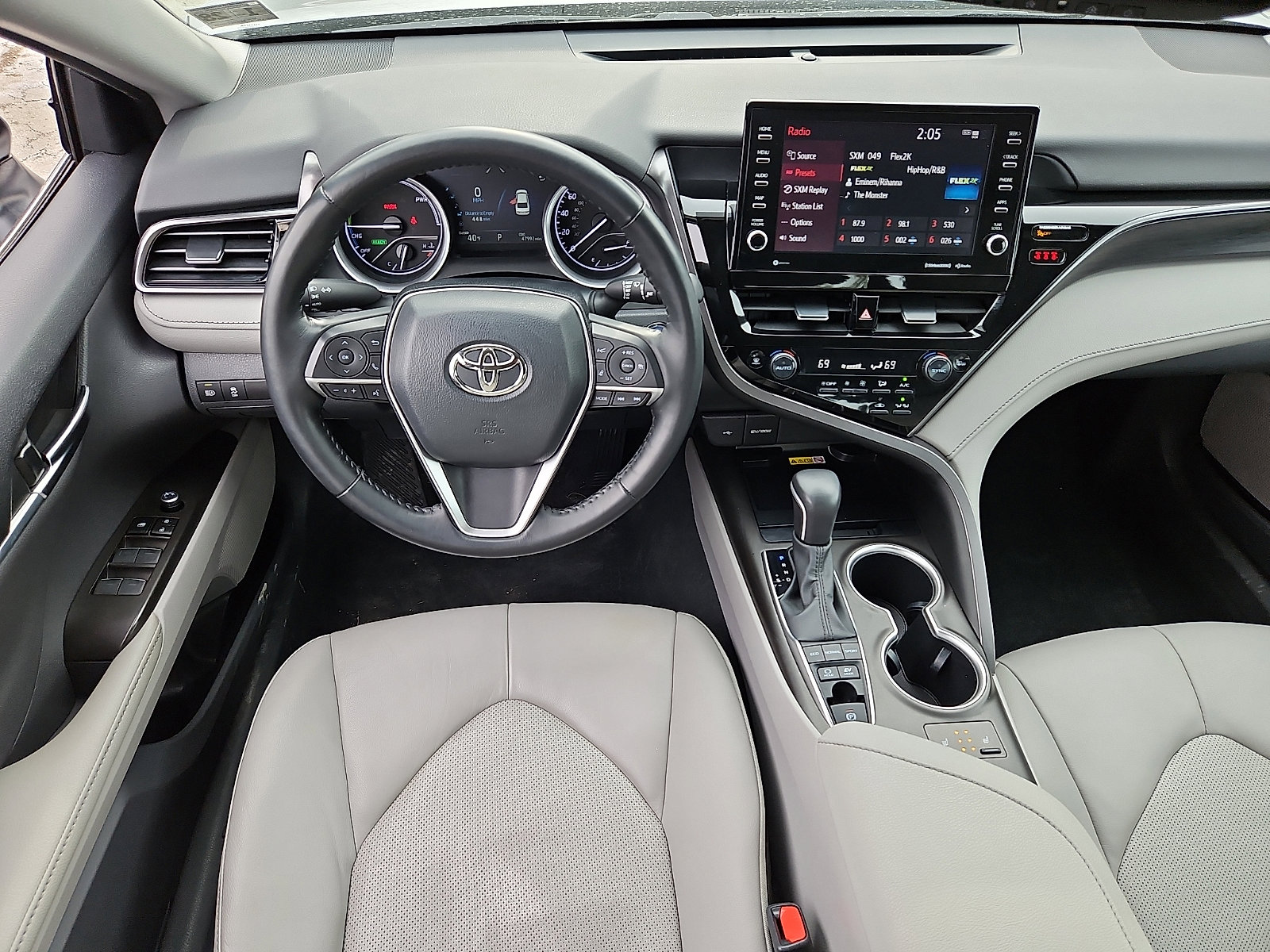 Used 2023 Toyota Camry XLE w/ Cold Weather Package image 11