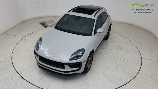 Used 2024 Porsche Macan AWD/4WD image 76