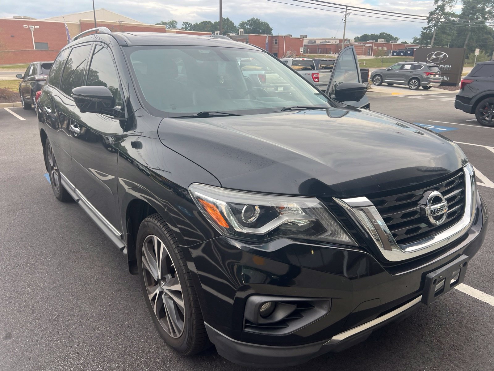 Used 2018 Nissan Pathfinder Platinum