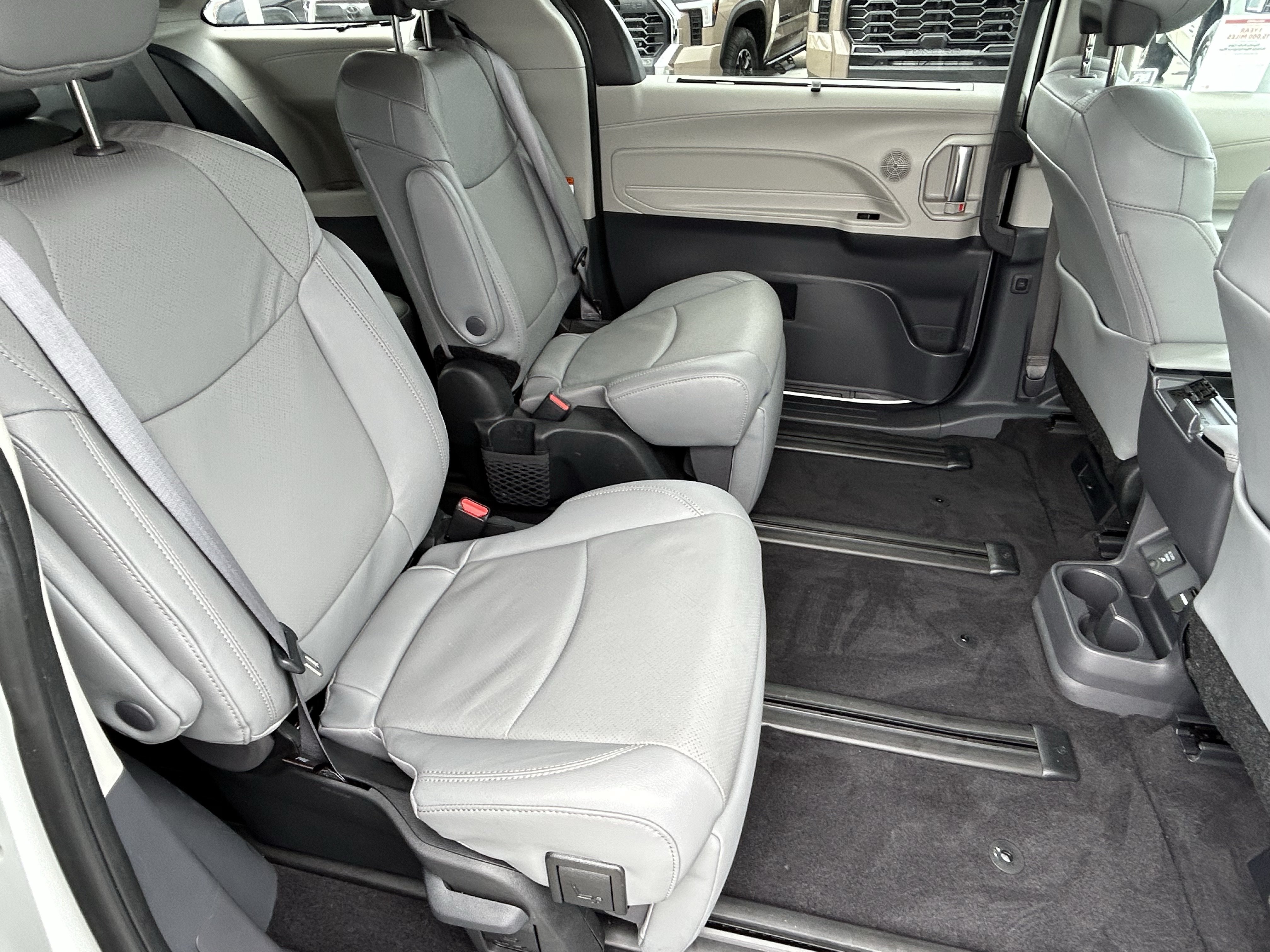 Certified 2024 Toyota Sienna Limited FWD image 12