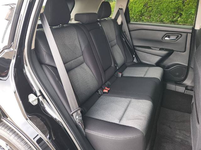 Certified 2025 Nissan Rogue SV FWD image 15