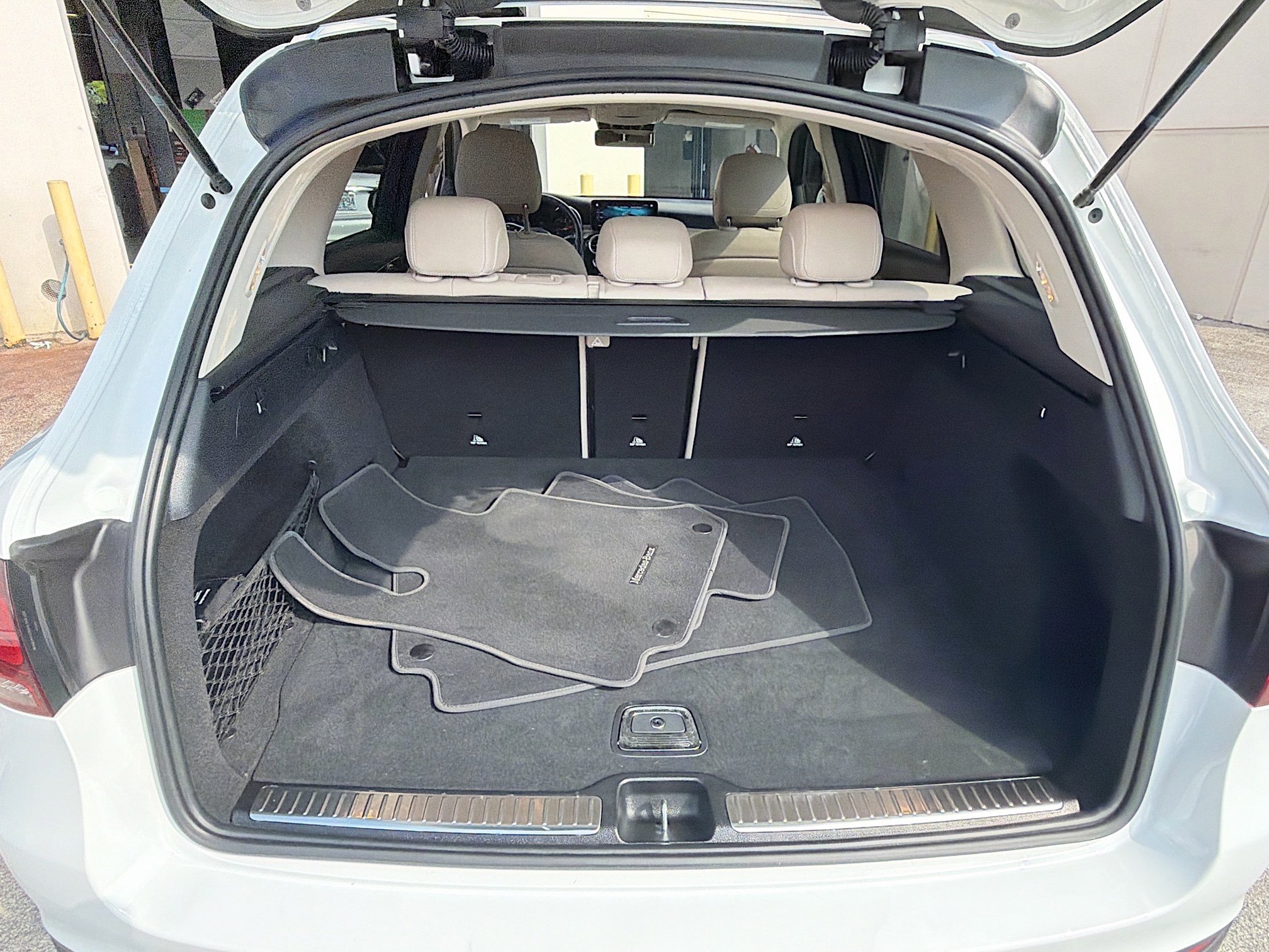 Used 2022 Mercedes-Benz GLC 300 w/ Premium Package Lite image 25