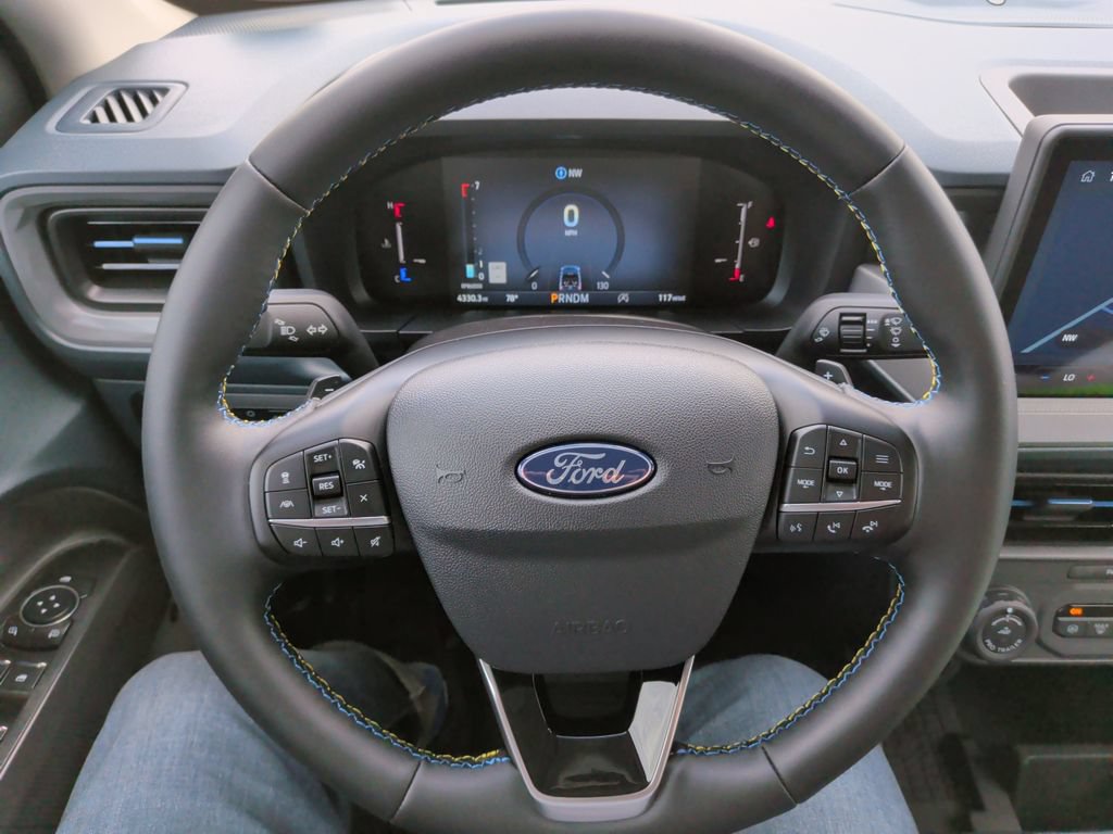Used 2025 Ford Maverick Lobo AWD/4WD image 24