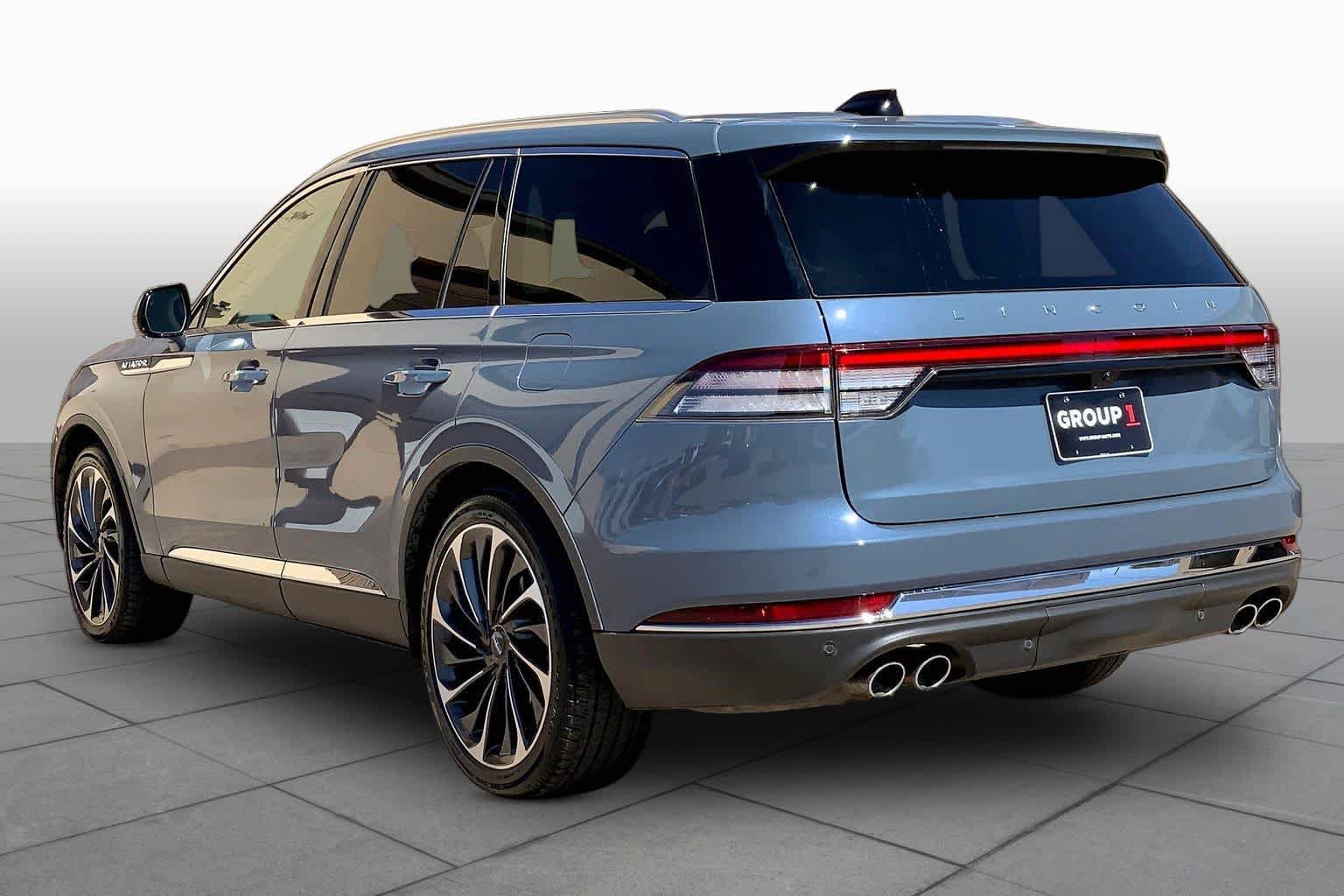 Certified 2025 Lincoln Aviator Reserve w/ Luxury Package RWD image 12