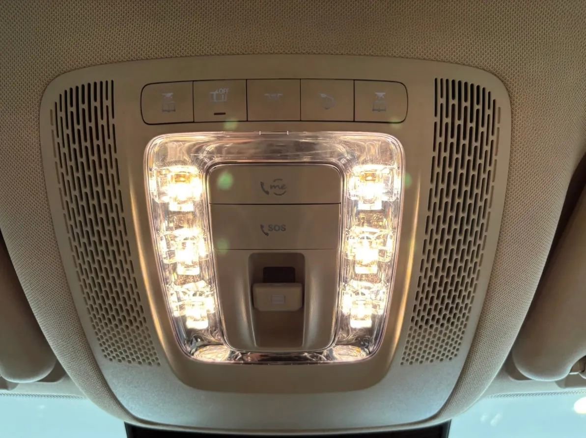 Used 2022 Mercedes-Benz GLS 450 GLS 450 4MATIC Sport Utility 4 image 40