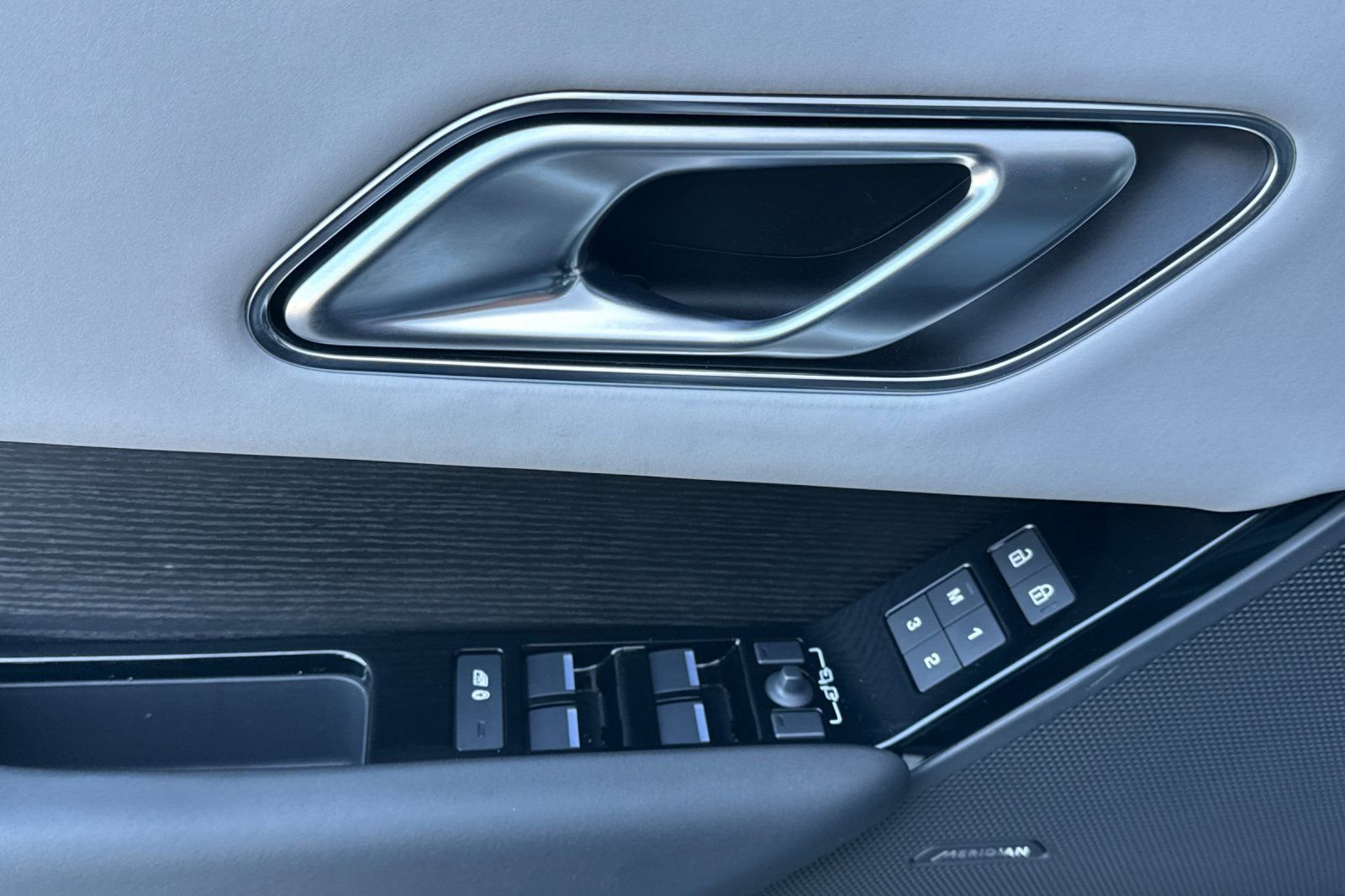 Used 2026 Land Rover Range Rover Velar Dynamic SE image 10