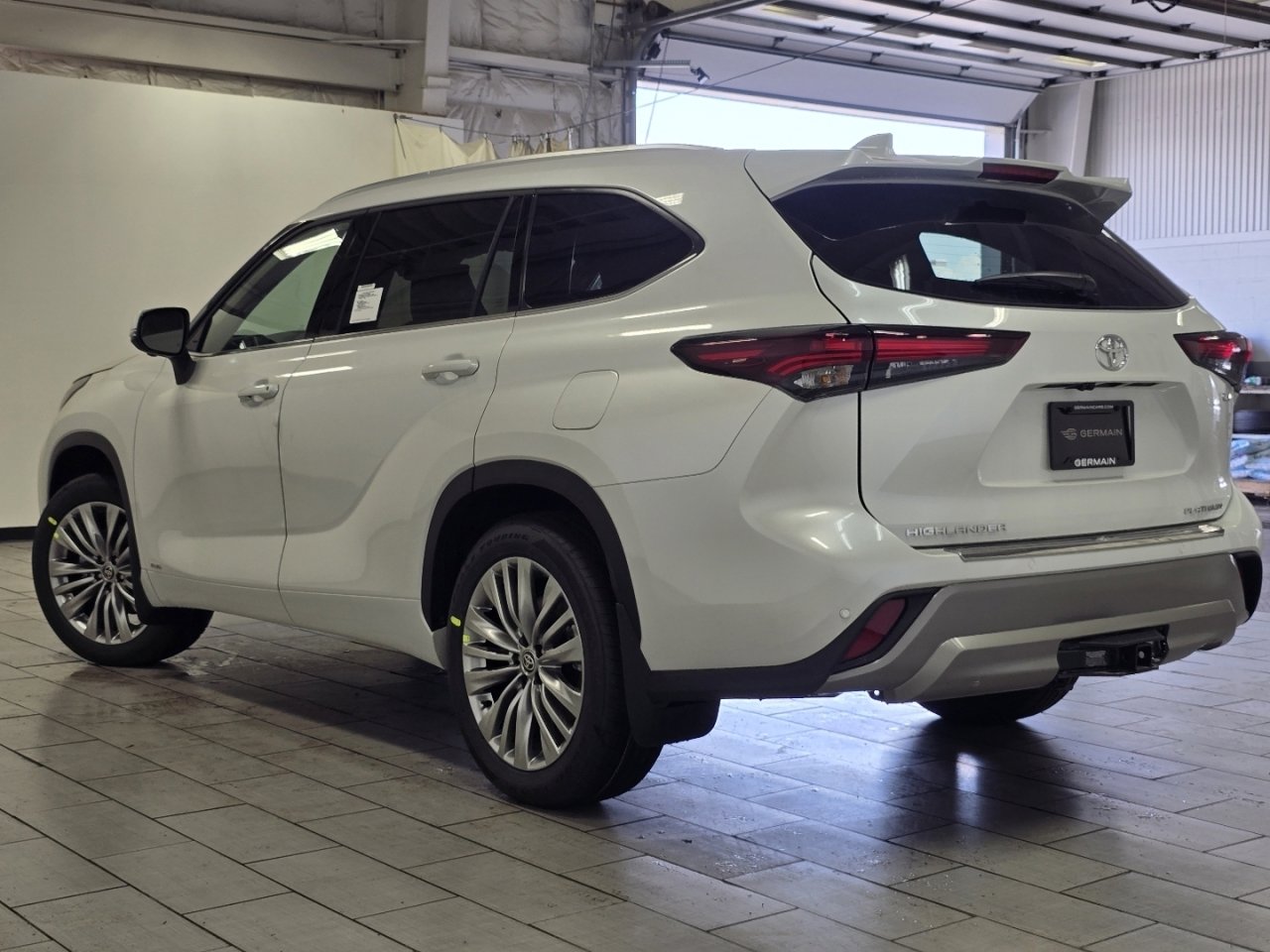 New 2026 Toyota Highlander Platinum image 15