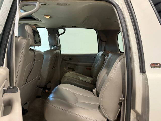 Used 2005 GMC Yukon XL 2500 SLT w/ SLT Preferred Equipment Group AWD/4WD image 16