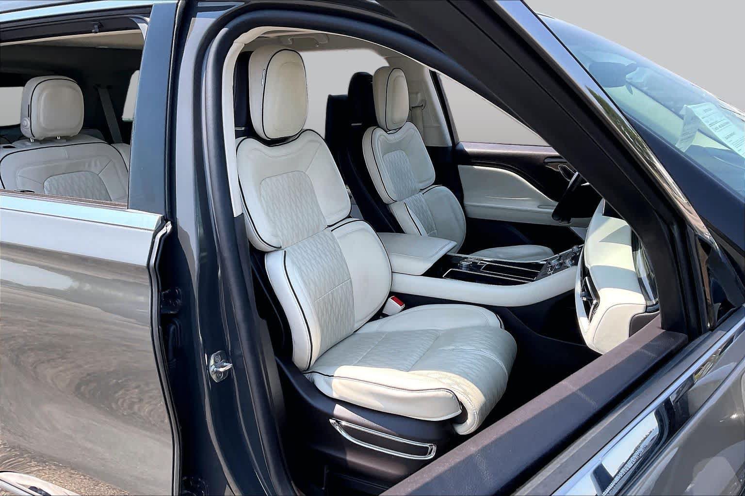 Used 2020 Lincoln Aviator Black Label Grand Touring w/ Class IV Trailer Tow Package AWD/4WD image 9