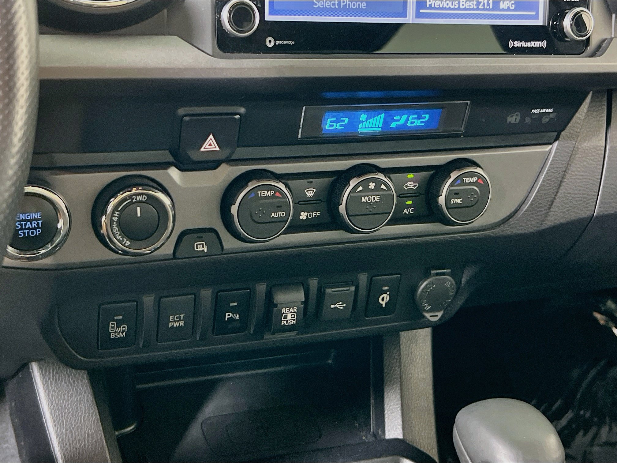 Used 2021 Toyota Tacoma TRD Sport w/ Technology Package AWD/4WD image 15