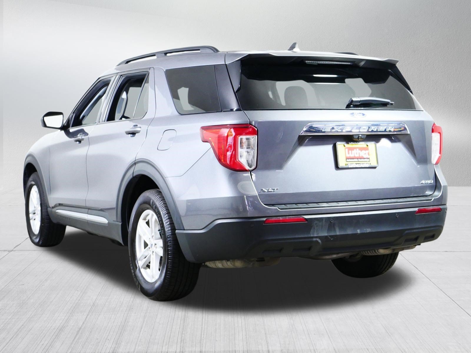 Used 2021 Ford Explorer XLT AWD/4WD image 5