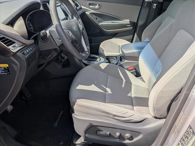 Used 2017 Hyundai Santa Fe SE FWD image 15