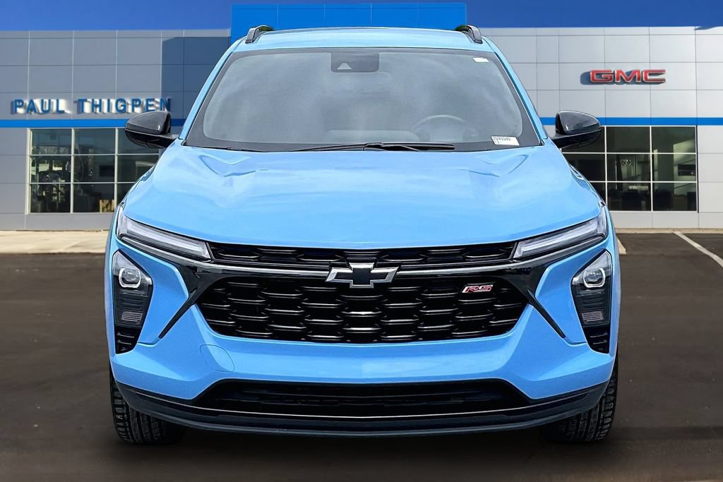 Used 2024 Chevrolet Trax RS w/ Driver Confidence Package FWD image 2