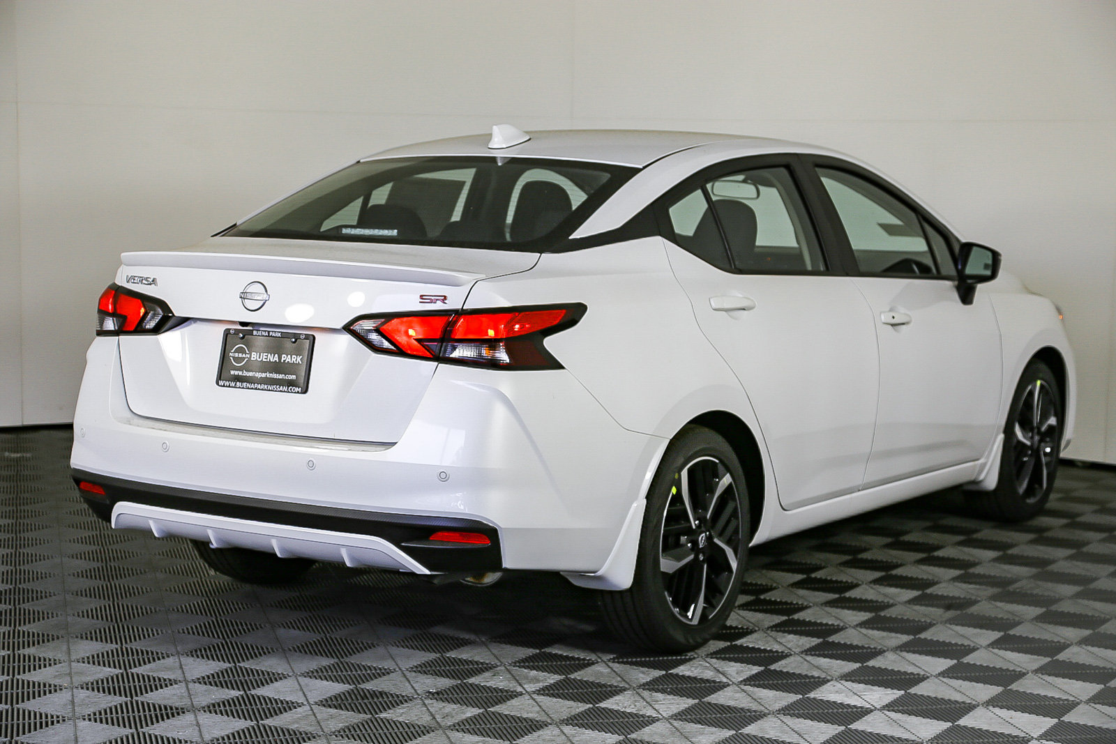 Used 2025 Nissan Versa SR w/ Trunk Package FWD image 9