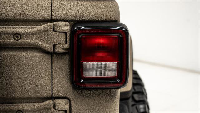 Used 2025 Jeep Wrangler Unlimited Sport image 32