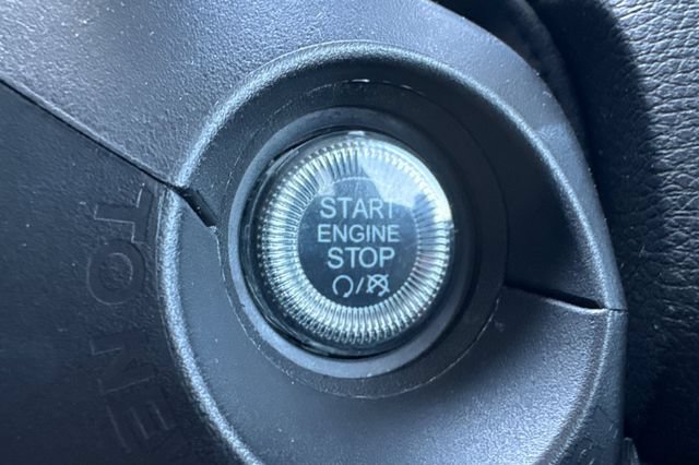 Used 2023 Jeep Renegade Latitude AWD/4WD image 35