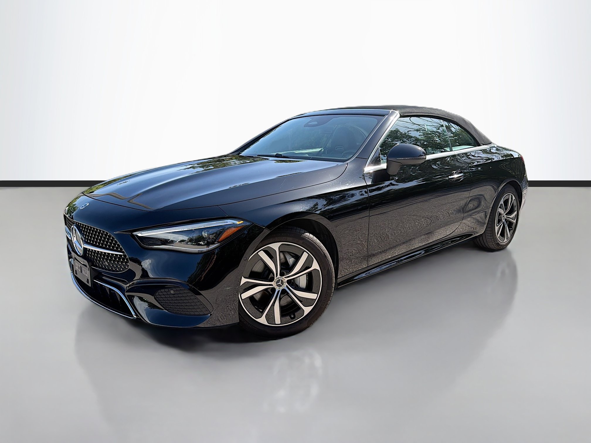 Used 2025 Mercedes-Benz CLE 300 4MATIC Cabriolet video 1