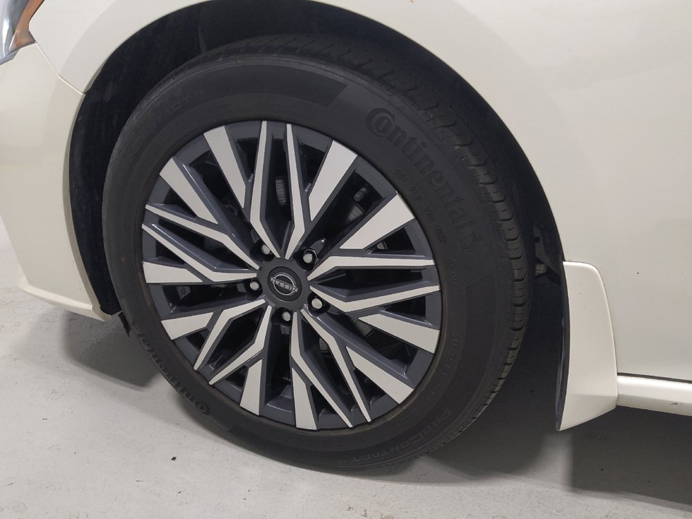 Used 2023 Nissan Altima 2.5 SV w/ SV Premium Package FWD image 31