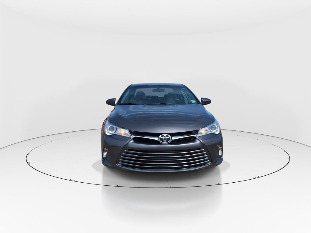Used 2017 Toyota Camry LE FWD image 3