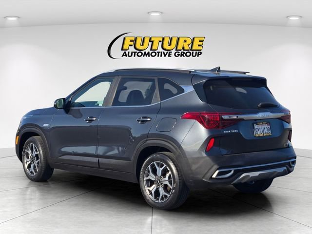 Used 2022 Kia Seltos EX image 7