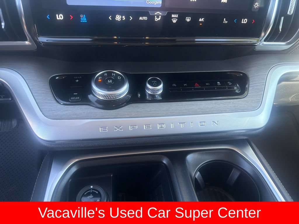 Used 2025 Ford Expedition Platinum AWD/4WD image 18