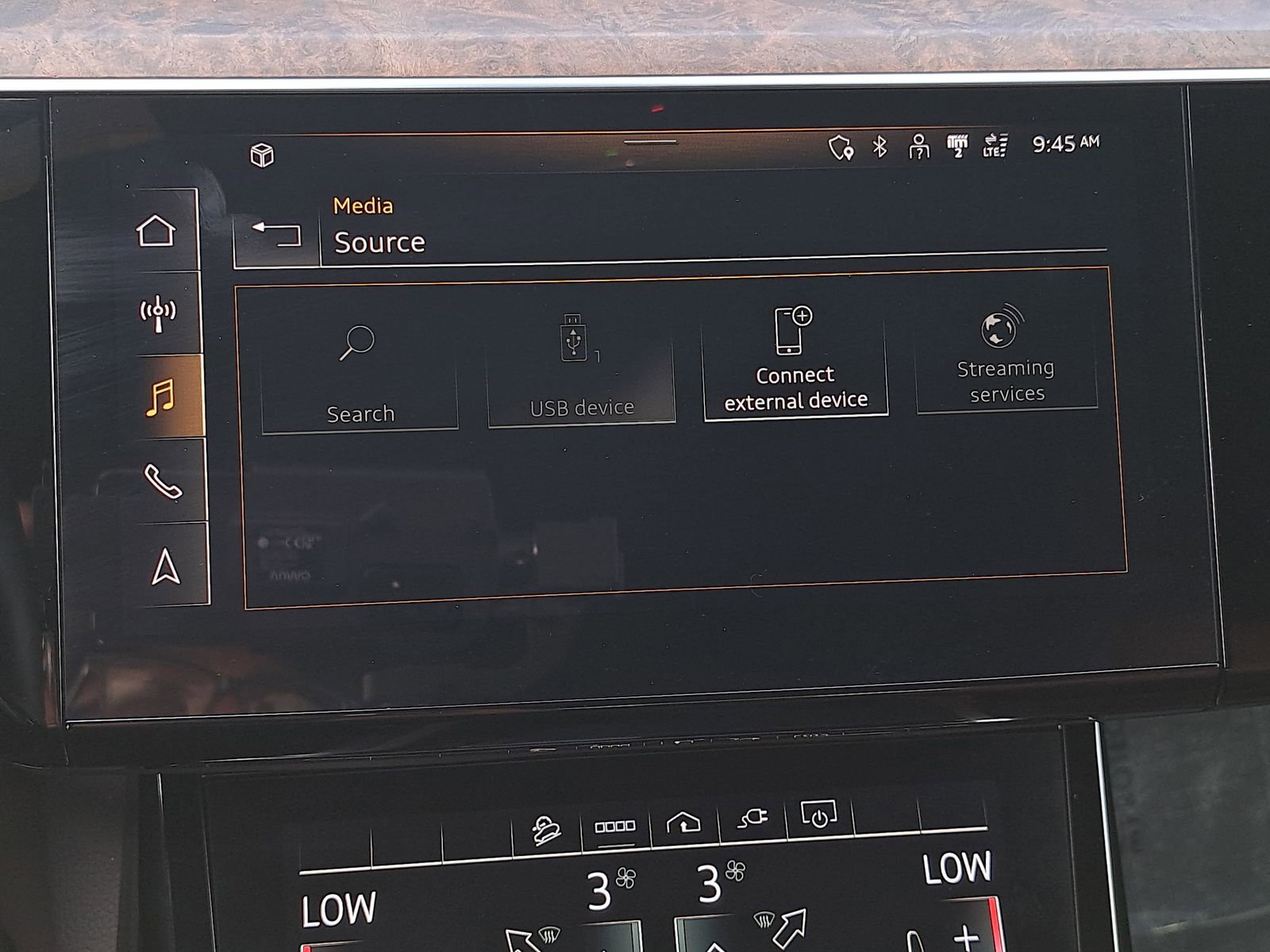 Used 2022 Audi e-tron Premium Plus AWD/4WD image 23