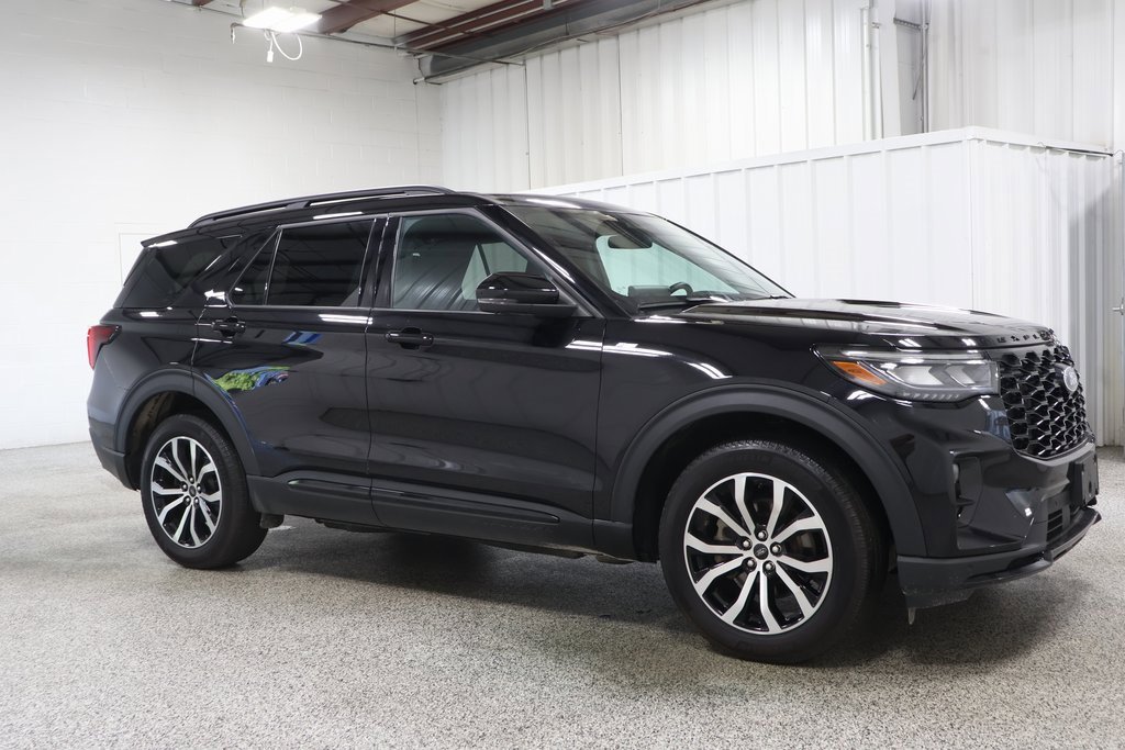 Used 2025 Ford Explorer ST-Line image 2