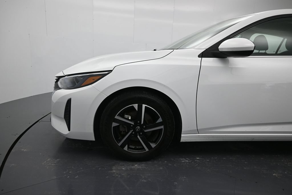 Used 2024 Nissan Sentra SV FWD image 9