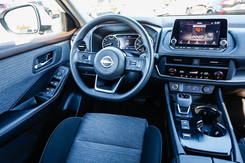 Used 2023 Nissan Rogue SV FWD image 25
